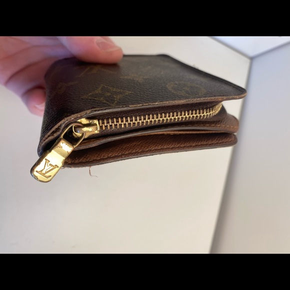 SOLD Vintage Louis Vuitton Monogram Bifold Zippy Wallet - Picture 12 of 16
